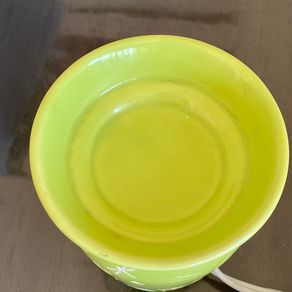 Scentsy Lime Green Firefly Electric Wax Burner Cheesecake Bar - Picture 7 of 9